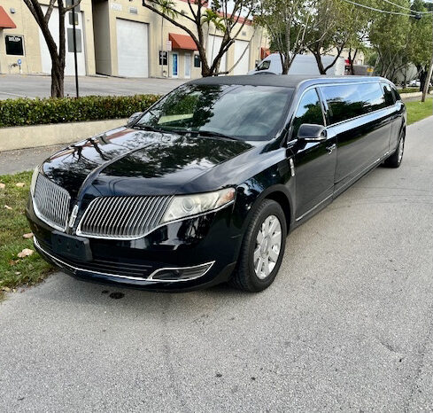 
								Stretch Limousine full									